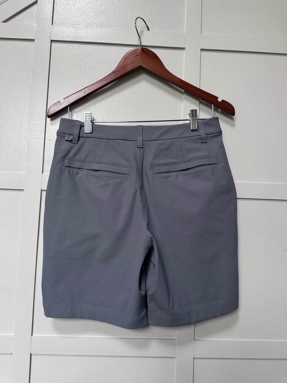 Lululemon ABC classic fit warpstream short - size 28 -solar grey-7 inch - Picture 2 of 4